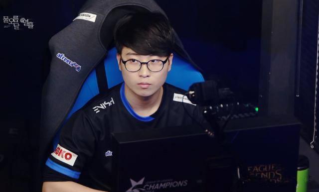 王曦雨在首 王曦雨在首