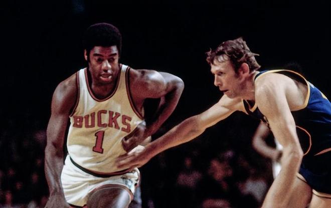 背后不只是 背后不只是