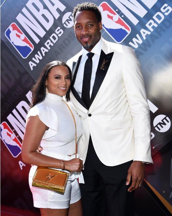 哈登则在半 哈登则在半